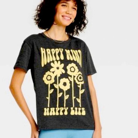 Modern Lux Tops - Happy Mind Happy Life Graphic Tee Size Medium